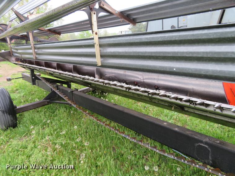 image for item DD6996 Gleaner 24 head