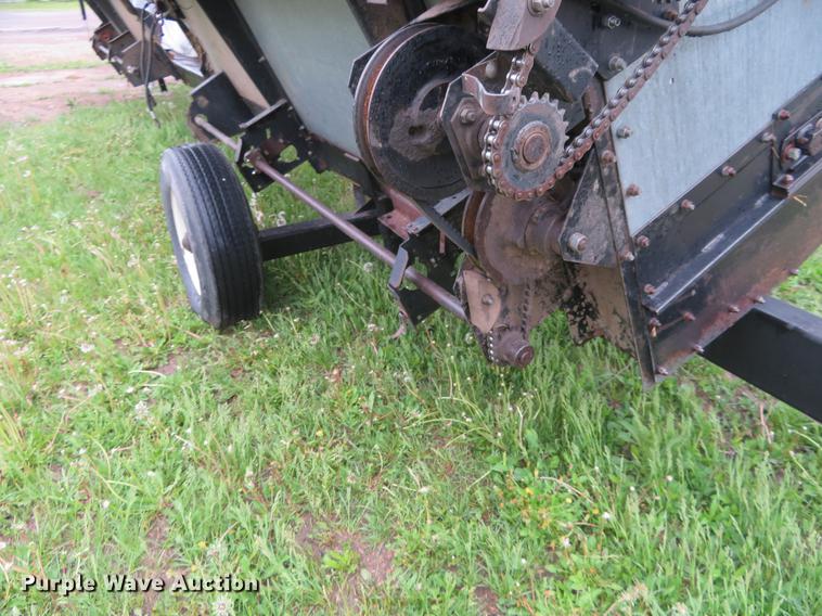 image for item DD6996 Gleaner 24 head