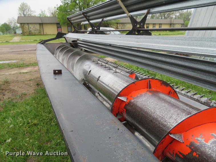 image for item DD6996 Gleaner 24 head