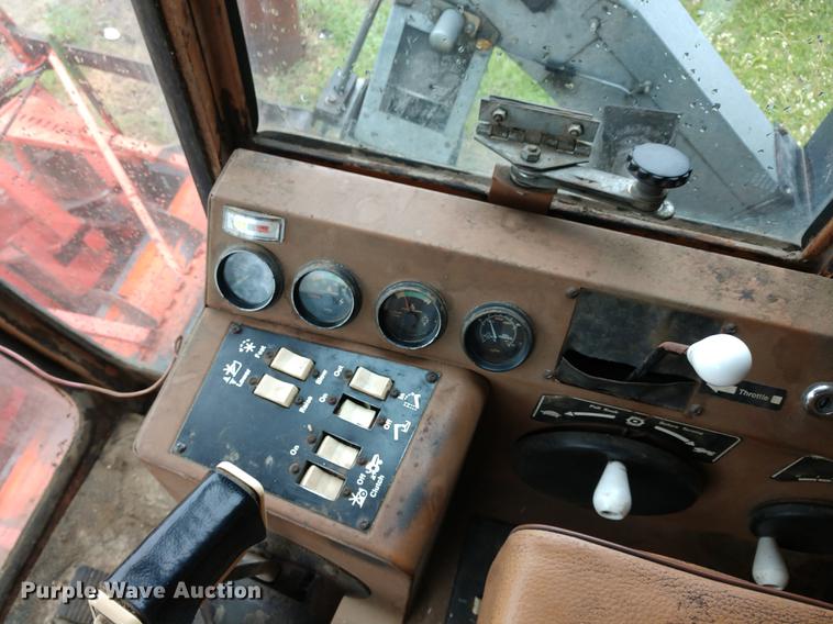 image for item DD6997 Gleaner L2 combine