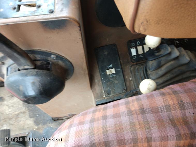 image for item DD6997 Gleaner L2 combine