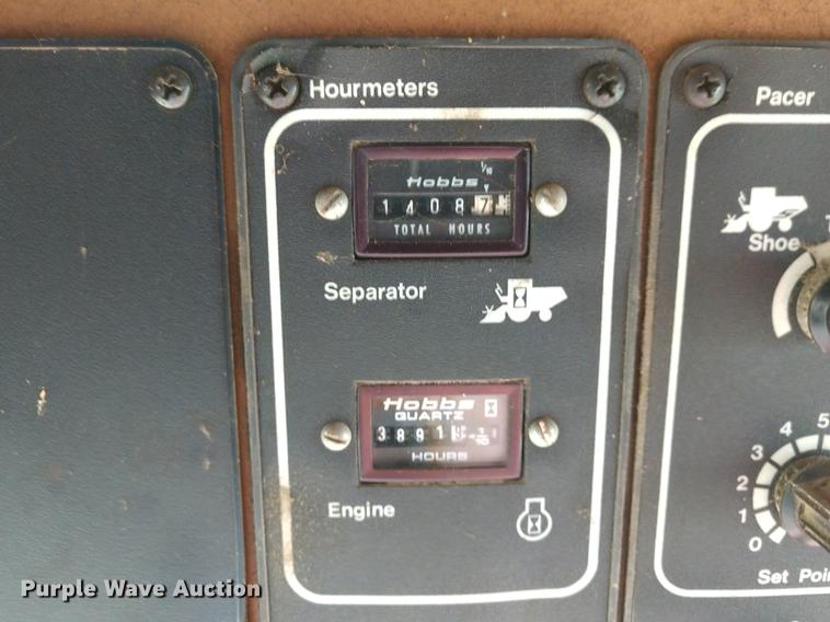 image for item DD6997 Gleaner L2 combine