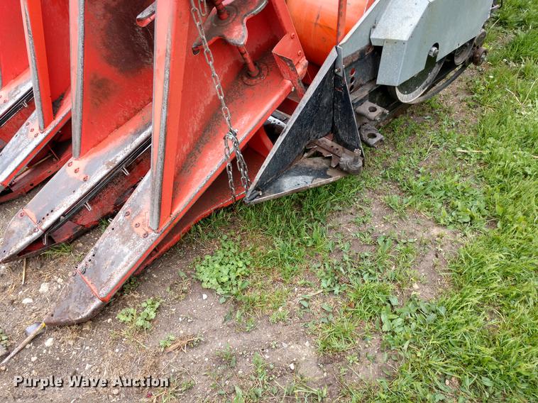 image for item DD6997 Gleaner L2 combine