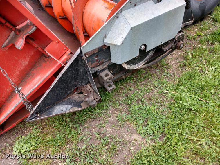 image for item DD6997 Gleaner L2 combine