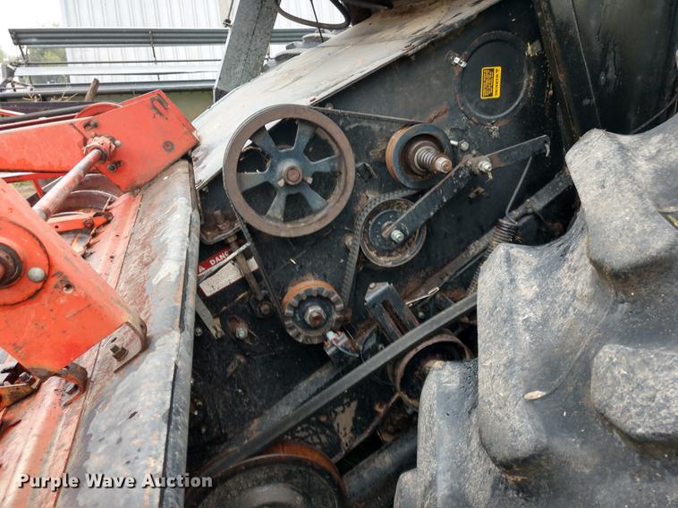 image for item DD6997 Gleaner L2 combine