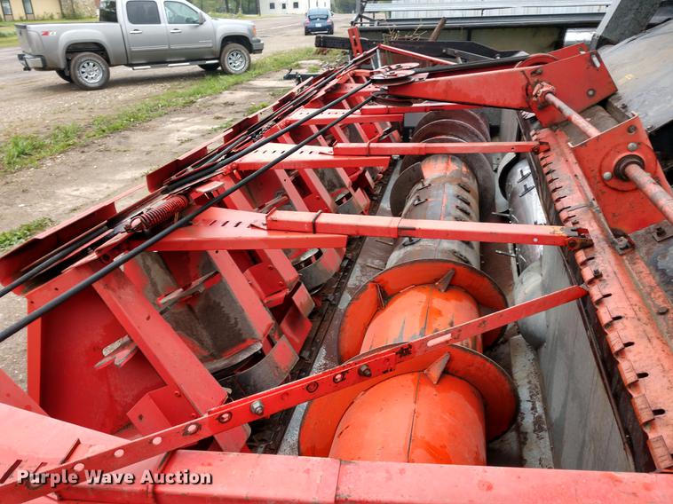 image for item DD6997 Gleaner L2 combine