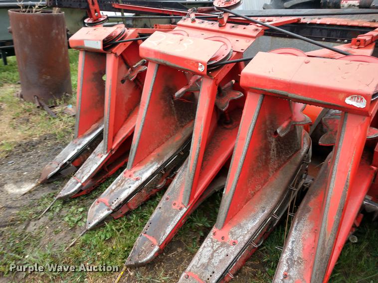 image for item DD6997 Gleaner L2 combine