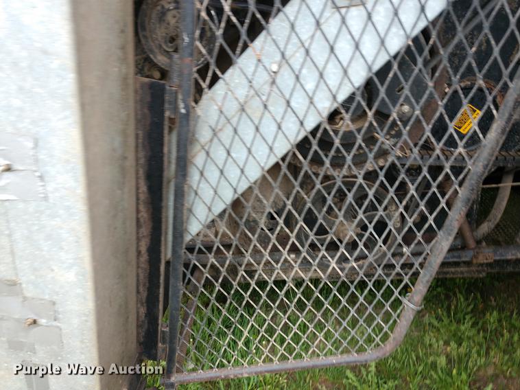 image for item DD6997 Gleaner L2 combine