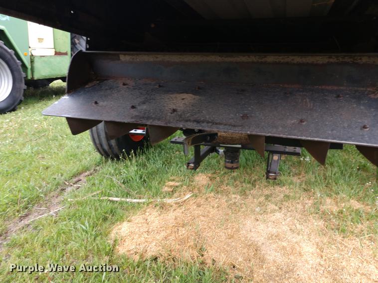 image for item DD6997 Gleaner L2 combine