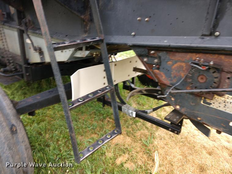 image for item DD6997 Gleaner L2 combine