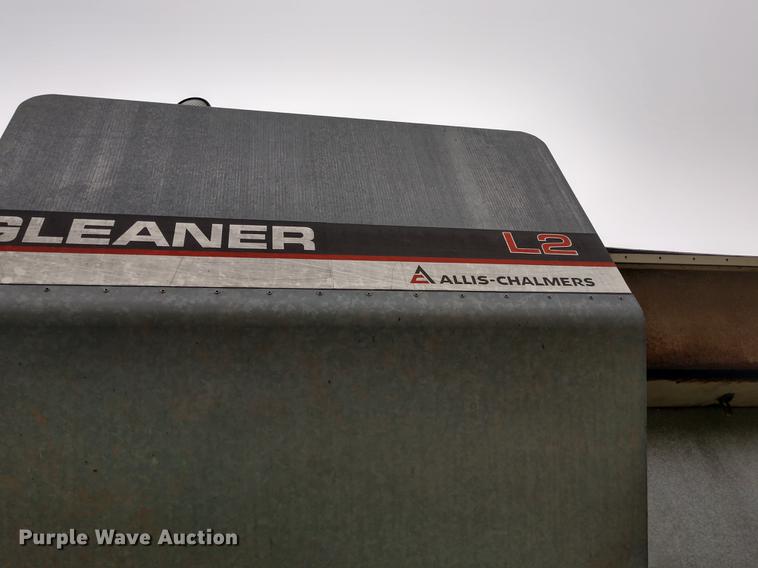 image for item DD6997 Gleaner L2 combine