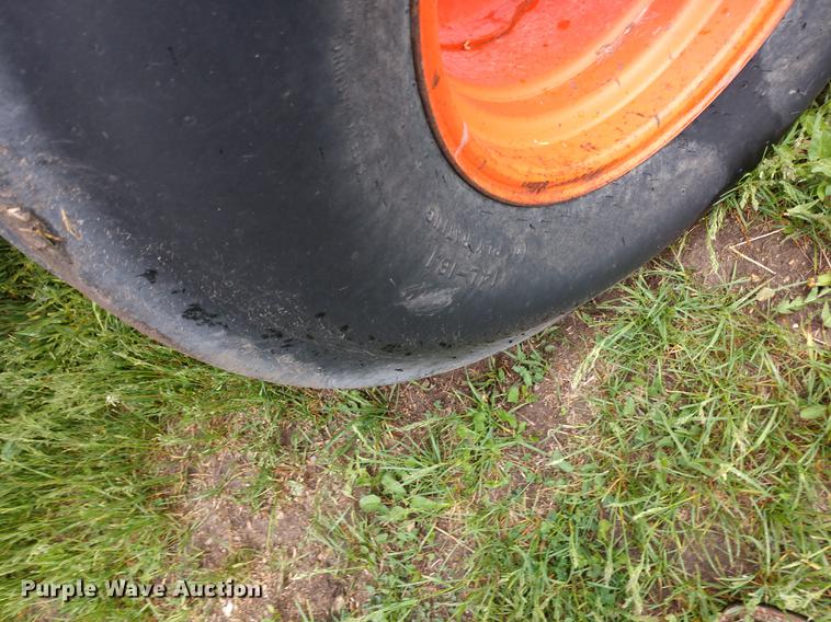 image for item DD6997 Gleaner L2 combine