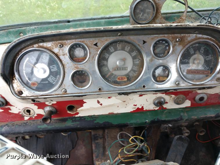 image for item DD7003 1963 Ford 950 semi truck