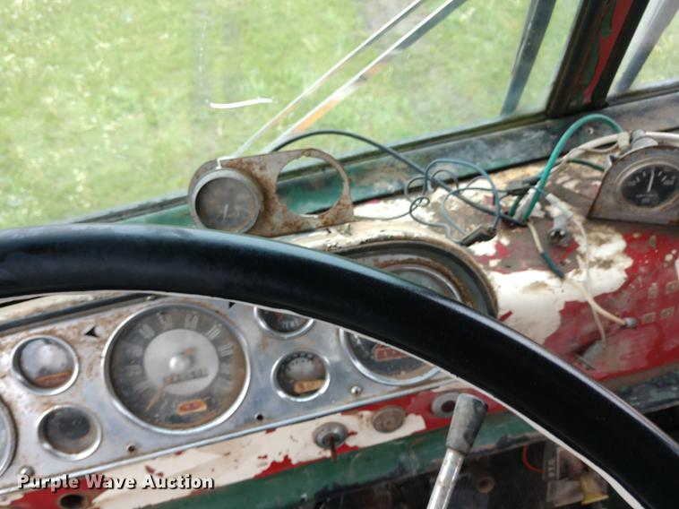 image for item DD7003 1963 Ford 950 semi truck