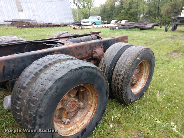 image for item DD7003 1963 Ford 950 semi truck