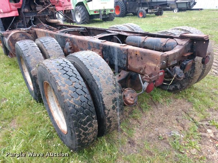 image for item DD7003 1963 Ford 950 semi truck