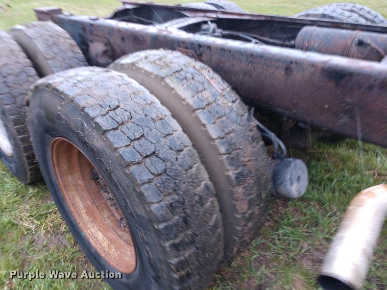 image for item DD7003 1963 Ford 950 semi truck