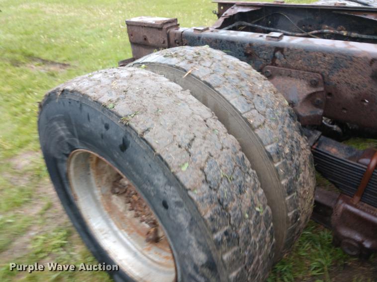 image for item DD7003 1963 Ford 950 semi truck