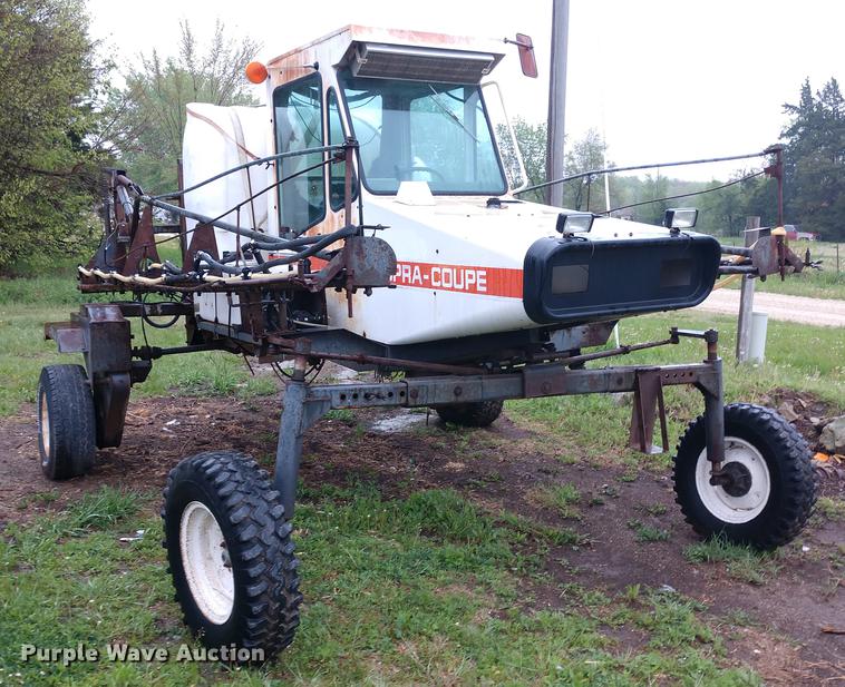 image for item DD7004 SpraCoupe Melroe sprayer