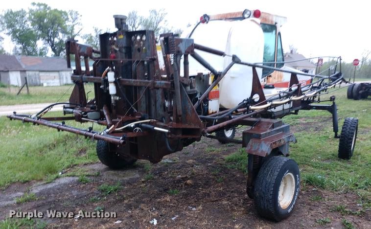 image for item DD7004 SpraCoupe Melroe sprayer