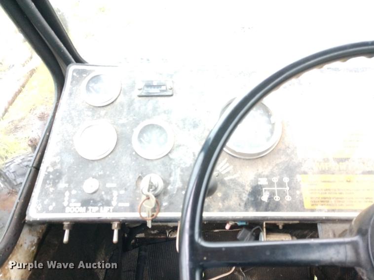 image for item DD7004 SpraCoupe Melroe sprayer