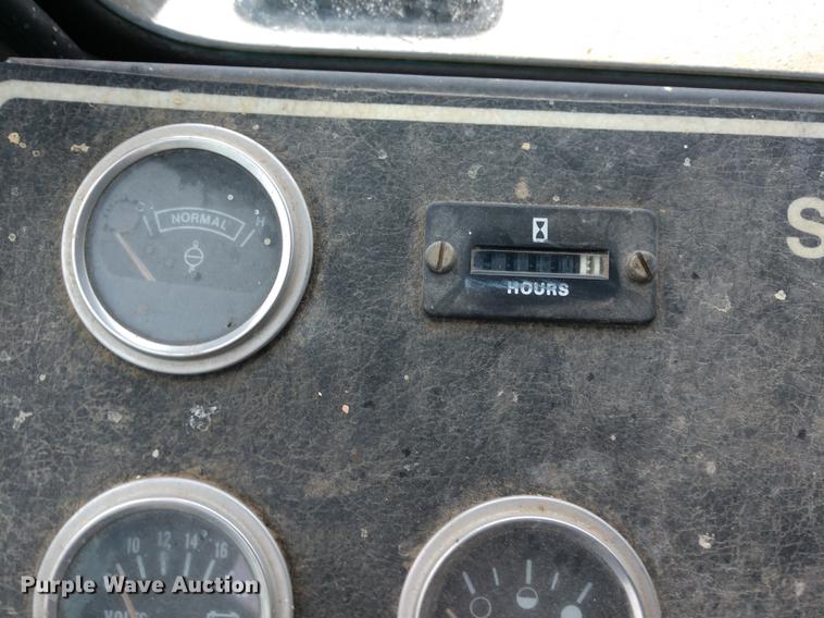 image for item DD7004 SpraCoupe Melroe sprayer