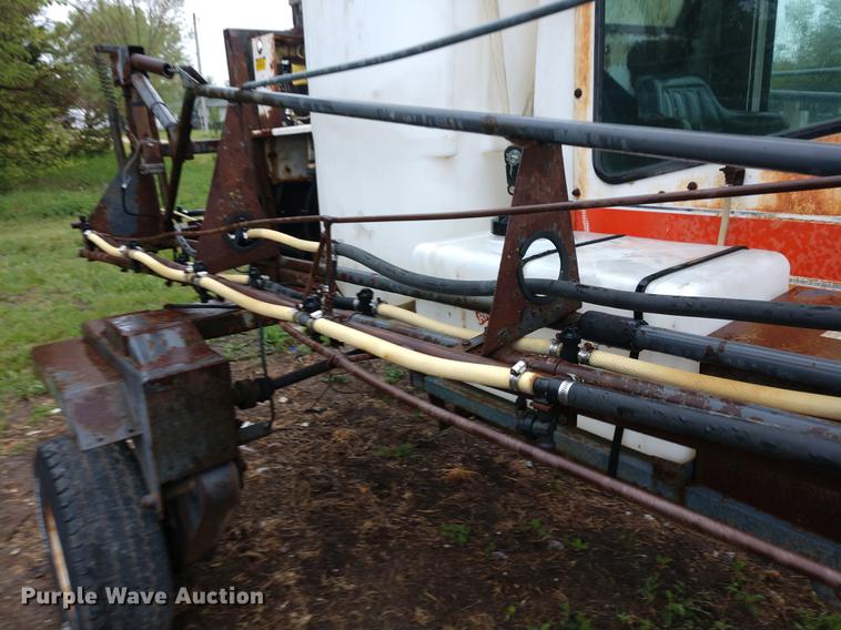 image for item DD7004 SpraCoupe Melroe sprayer