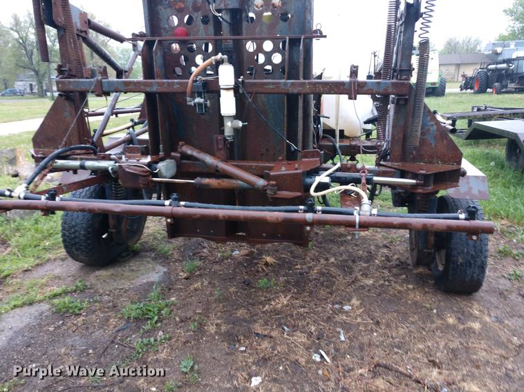image for item DD7004 SpraCoupe Melroe sprayer