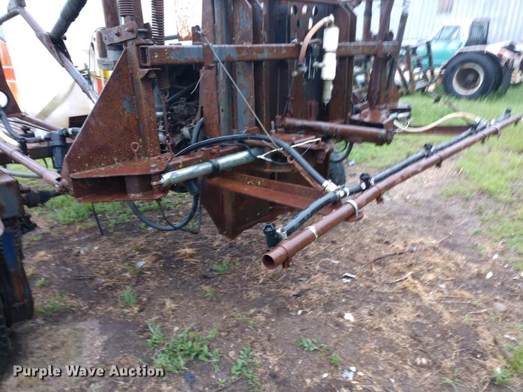 image for item DD7004 SpraCoupe Melroe sprayer