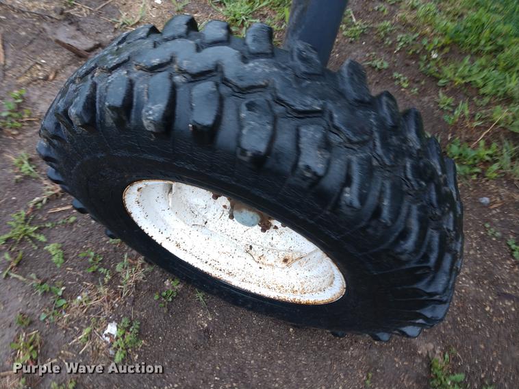 image for item DD7004 SpraCoupe Melroe sprayer