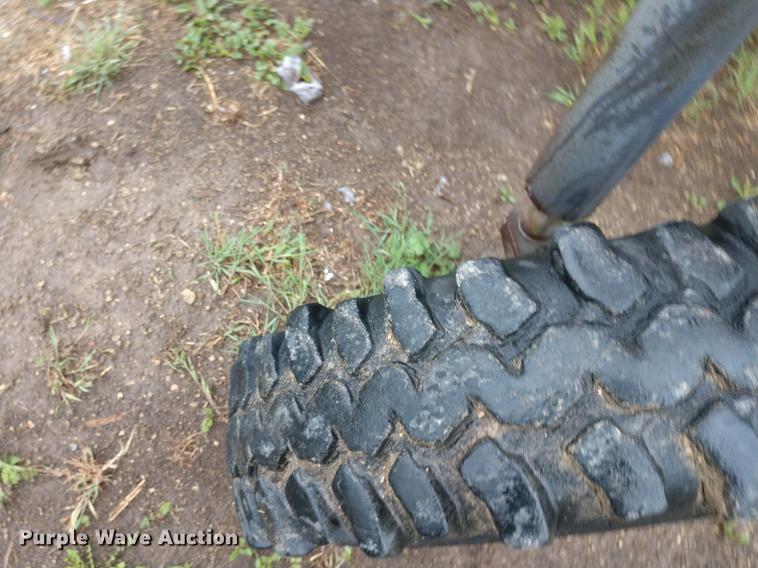 image for item DD7004 SpraCoupe Melroe sprayer