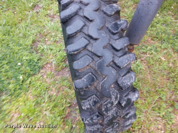 image for item DD7004 SpraCoupe Melroe sprayer