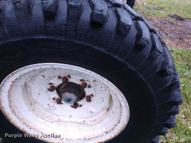 image for item DD7004 SpraCoupe Melroe sprayer