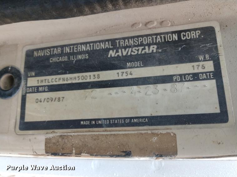 image for item DD7006 1987 International S1754 utility truck