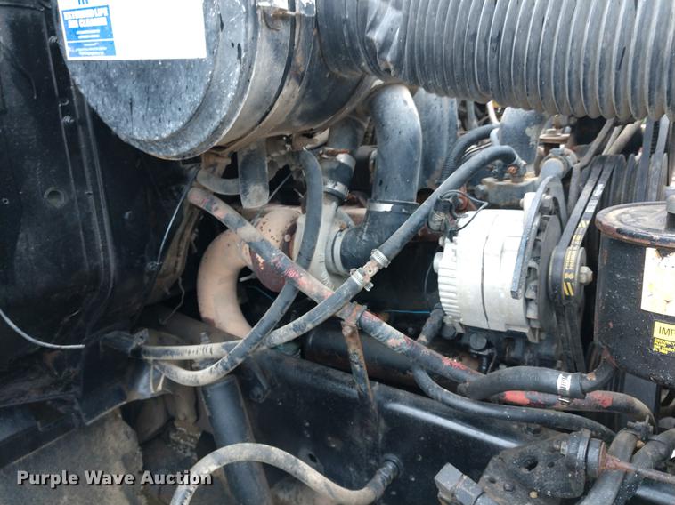 image for item DD7006 1987 International S1754 utility truck