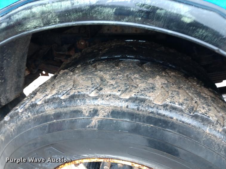 image for item DD7006 1987 International S1754 utility truck