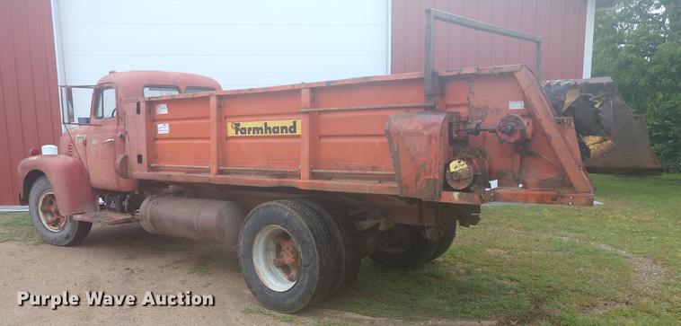image for item DD7008 1952 International 190 manure spreader truck