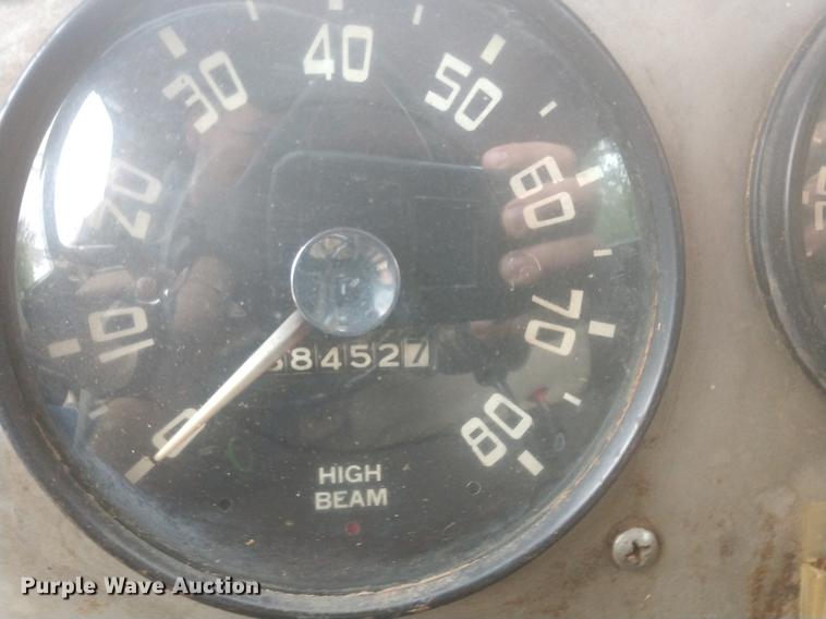 image for item DD7008 1952 International 190 manure spreader truck