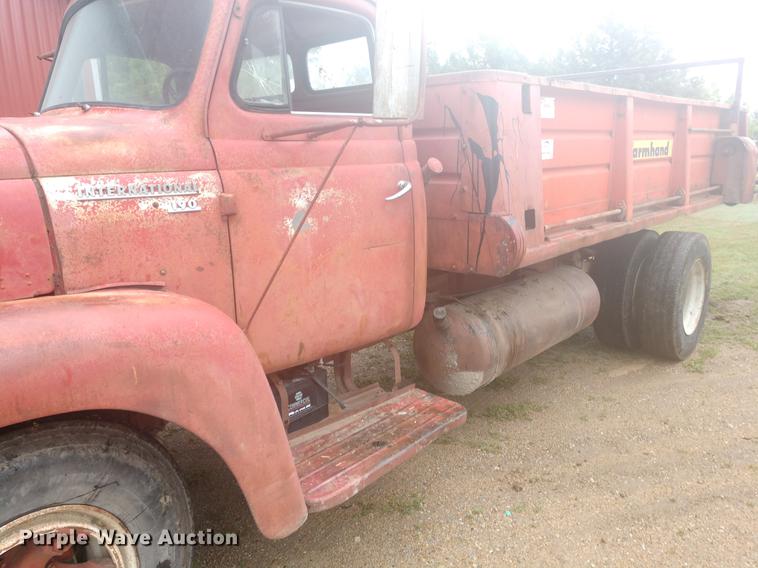 image for item DD7008 1952 International 190 manure spreader truck