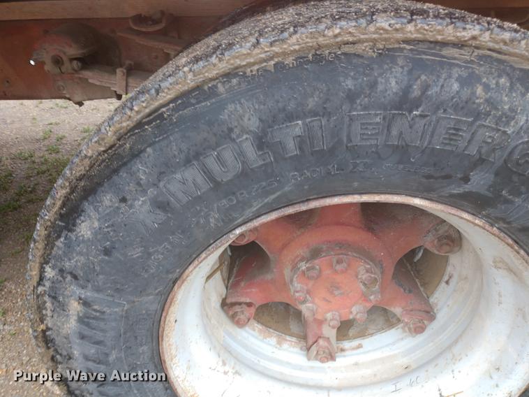 image for item DD7008 1952 International 190 manure spreader truck