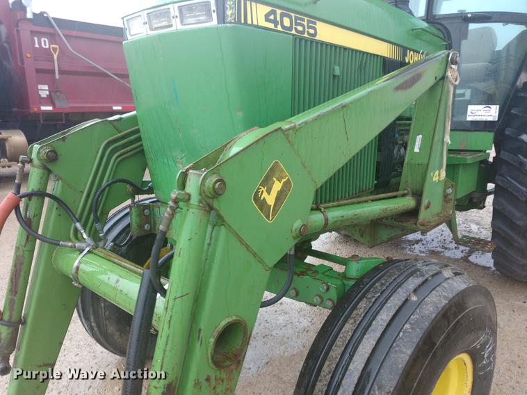 image for item DD7009 1990 John Deere 4055 tractor