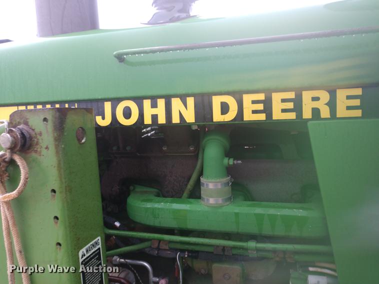 image for item DD7009 1990 John Deere 4055 tractor
