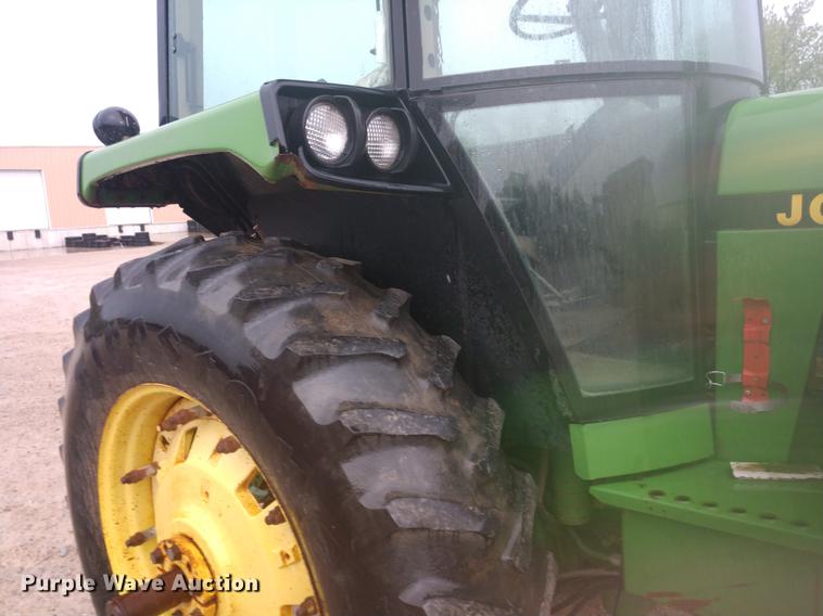 image for item DD7009 1990 John Deere 4055 tractor