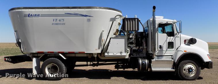 image for item DE1147 2014 Kenworth T440 vertical feed mixer truck