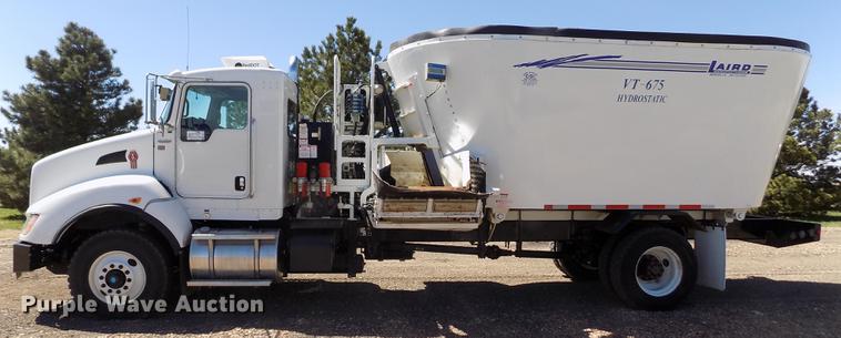 image for item DE1147 2014 Kenworth T440 vertical feed mixer truck