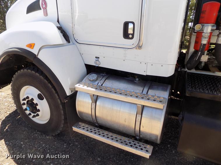 image for item DE1147 2014 Kenworth T440 vertical feed mixer truck