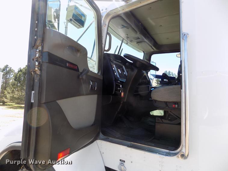 image for item DE1147 2014 Kenworth T440 vertical feed mixer truck