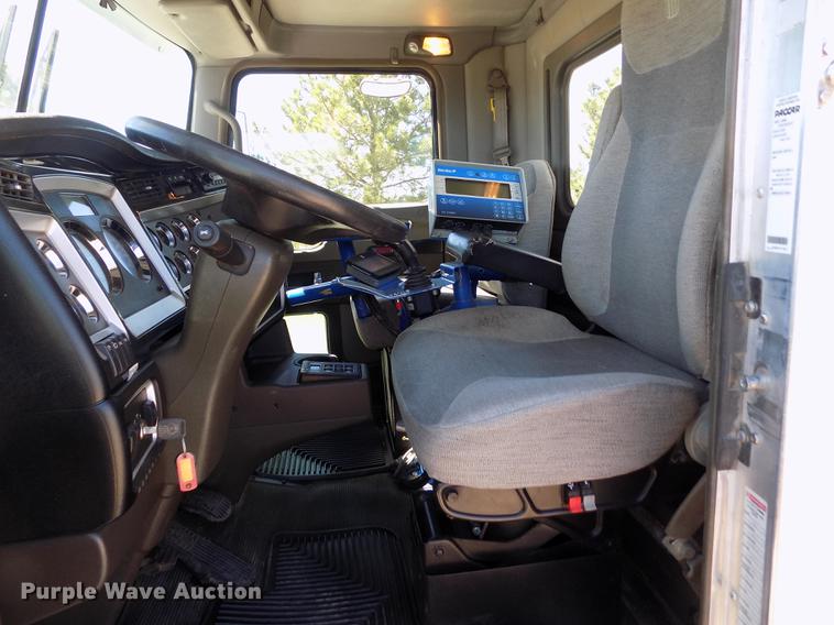 image for item DE1147 2014 Kenworth T440 vertical feed mixer truck