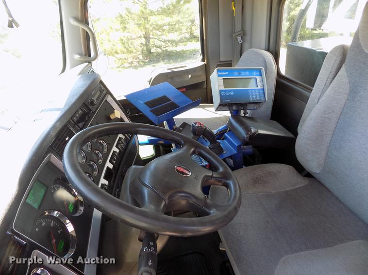 image for item DE1147 2014 Kenworth T440 vertical feed mixer truck