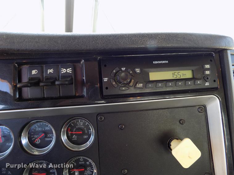 image for item DE1147 2014 Kenworth T440 vertical feed mixer truck